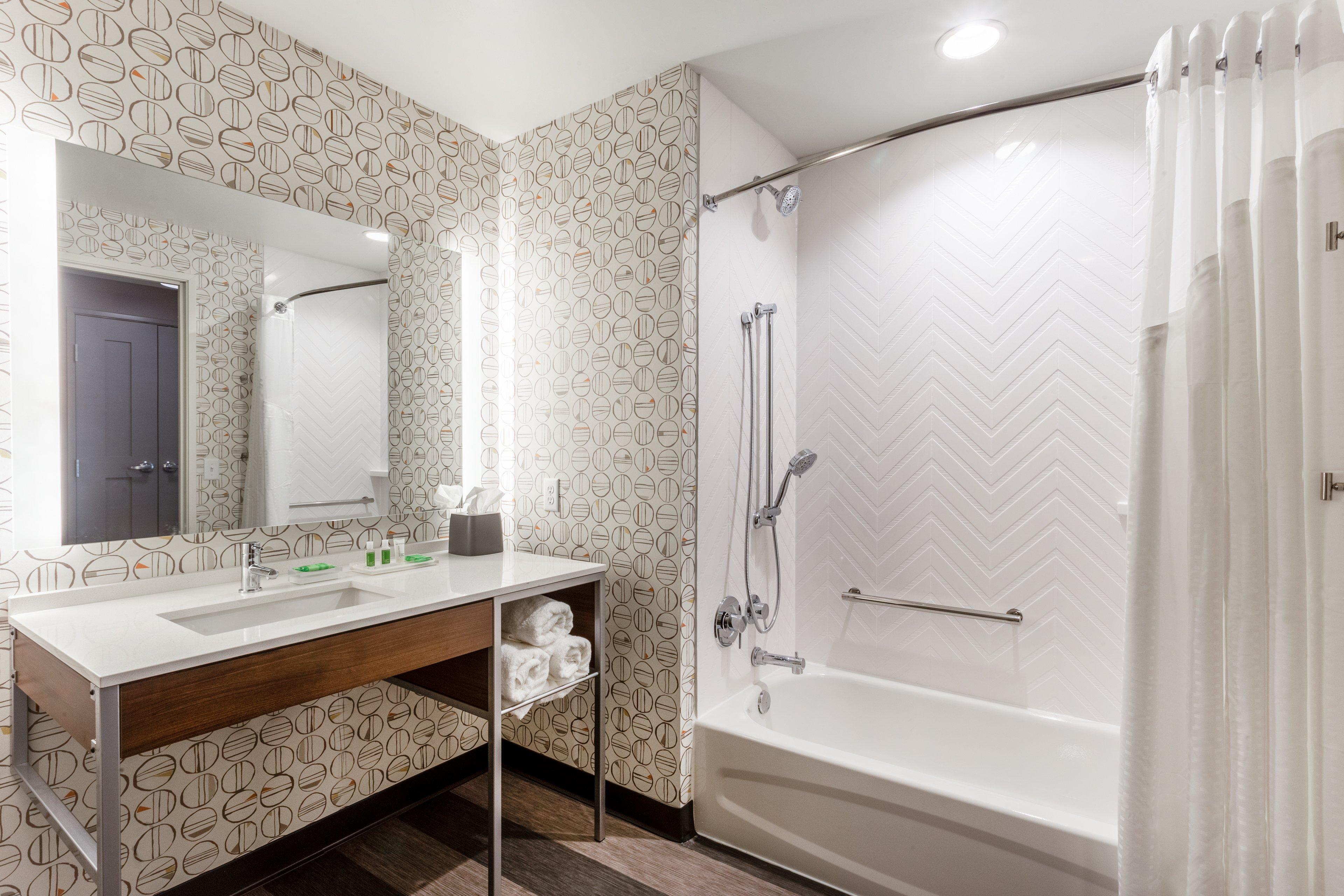 Holiday Inn & Suites Cedar Falls-Waterloo Event Ctr By Ihg Esterno foto