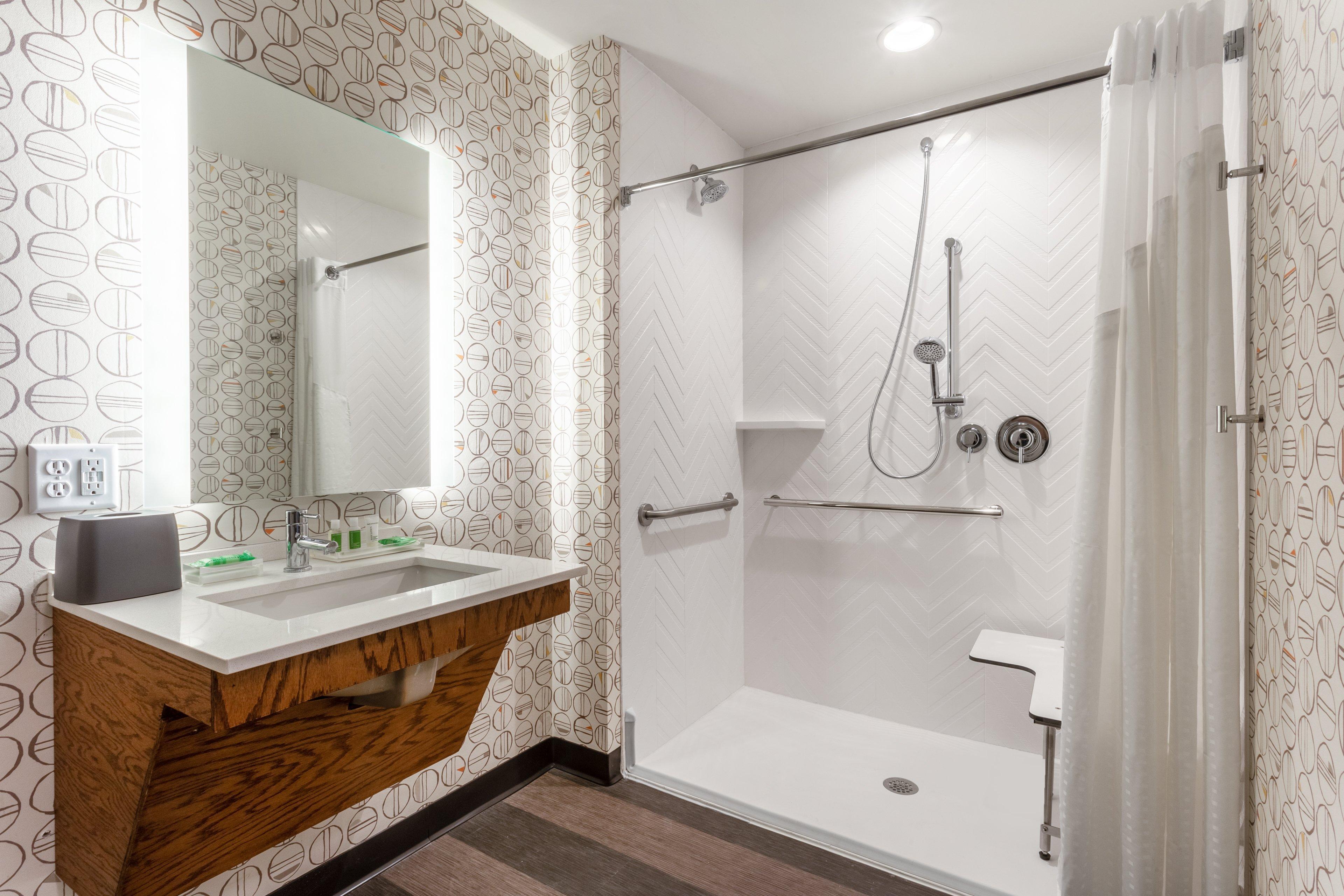 Holiday Inn & Suites Cedar Falls-Waterloo Event Ctr By Ihg Esterno foto