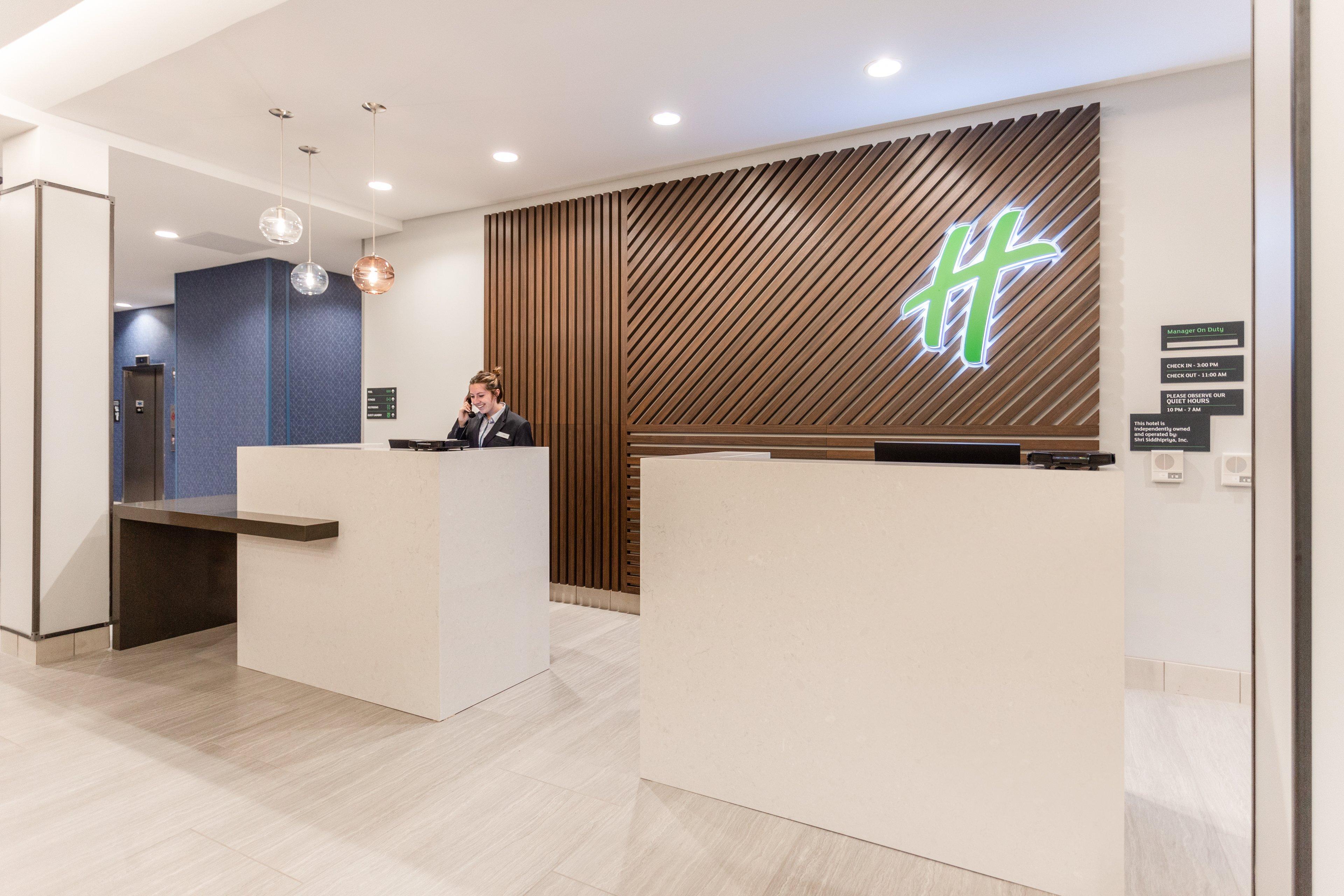 Holiday Inn & Suites Cedar Falls-Waterloo Event Ctr By Ihg Esterno foto