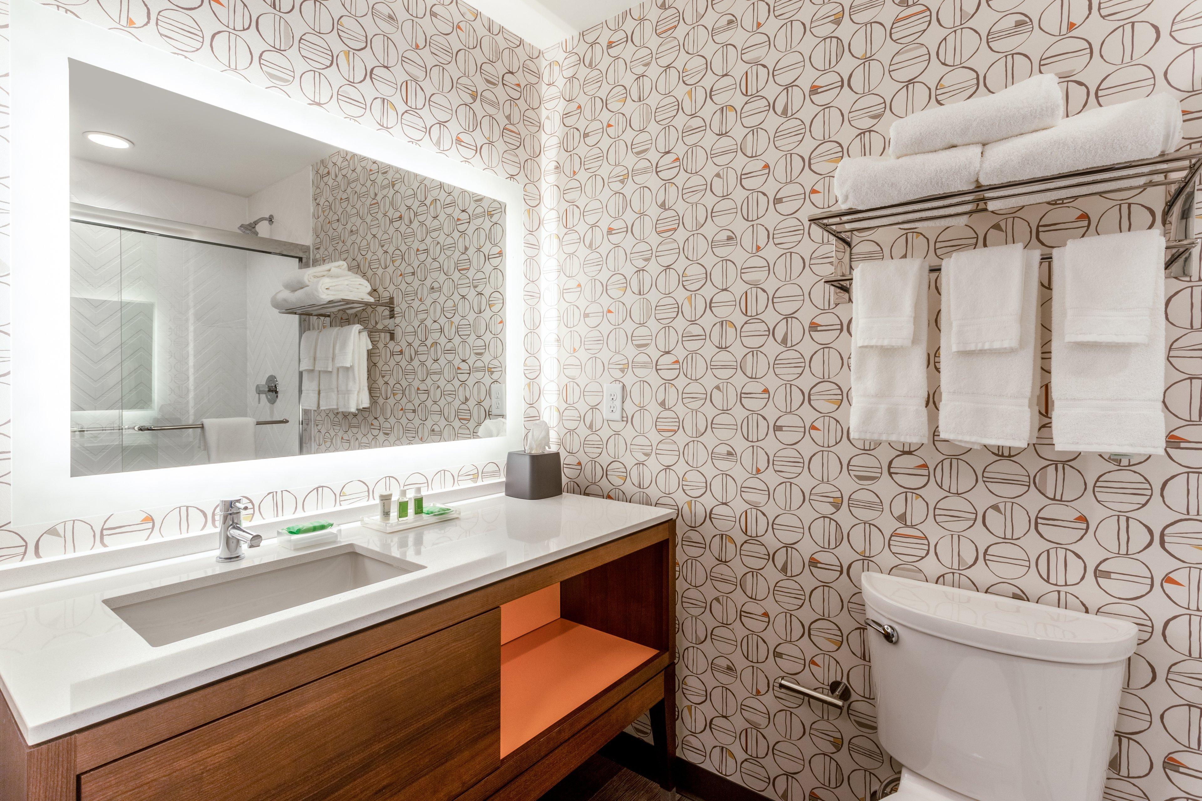 Holiday Inn & Suites Cedar Falls-Waterloo Event Ctr By Ihg Esterno foto