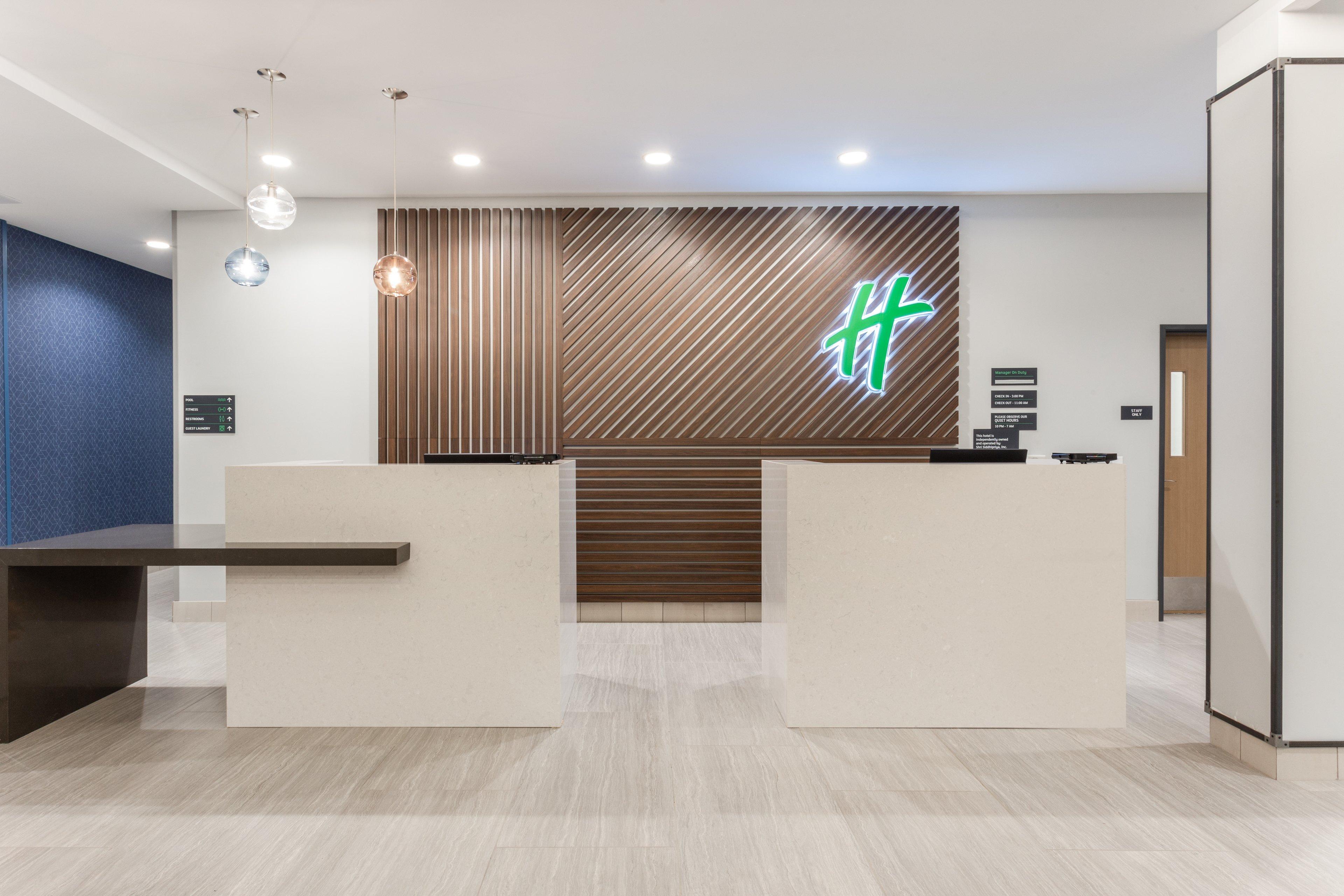 Holiday Inn & Suites Cedar Falls-Waterloo Event Ctr By Ihg Esterno foto